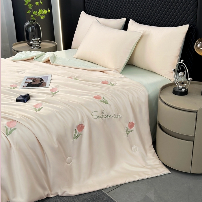 91家纺网 家纺一手货源 找家纺 益多眠 2026新款水洗真丝刺绣夏被夏凉被空调被四件套 郁金香-奶白绿