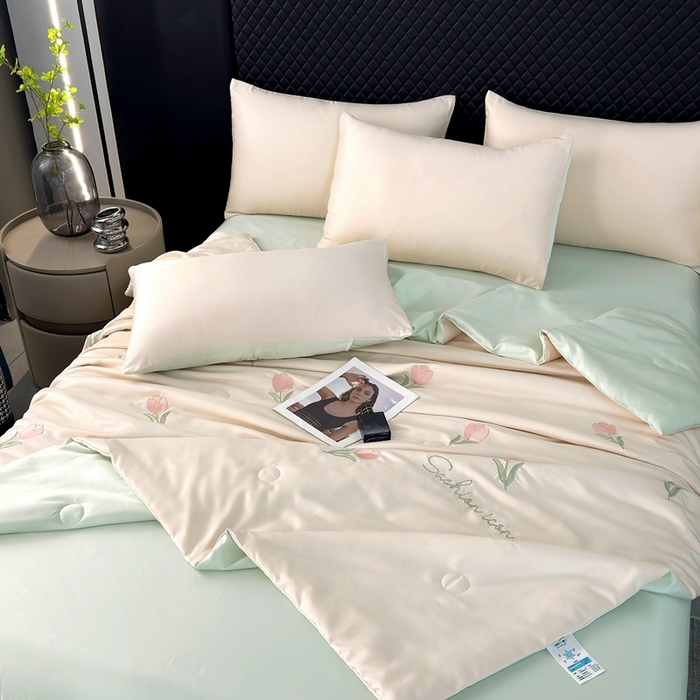 91家纺网 家纺一手货源 找家纺 益多眠 2026新款水洗真丝刺绣夏被夏凉被空调被四件套 郁金香-奶白绿