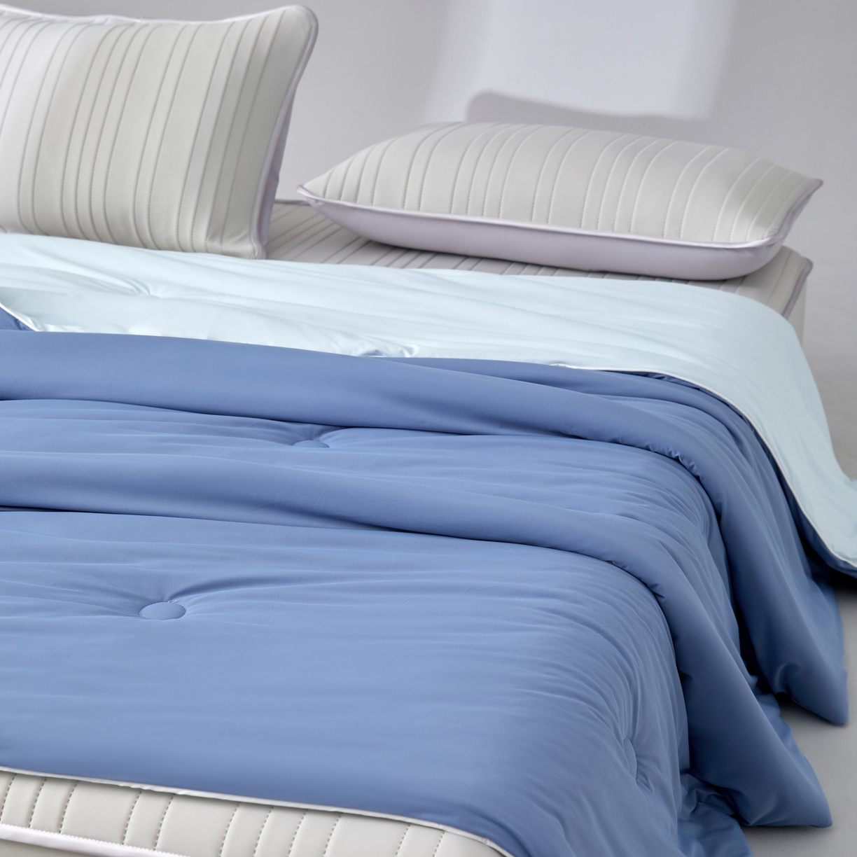 91家纺网 家纺一手货源 找家纺 绒城  2026 真凉感 真锦氨 锦氨凉感夏被四件套 锦纶凉感丝夏凉被 - 冰皮系列 冰皮宝蓝