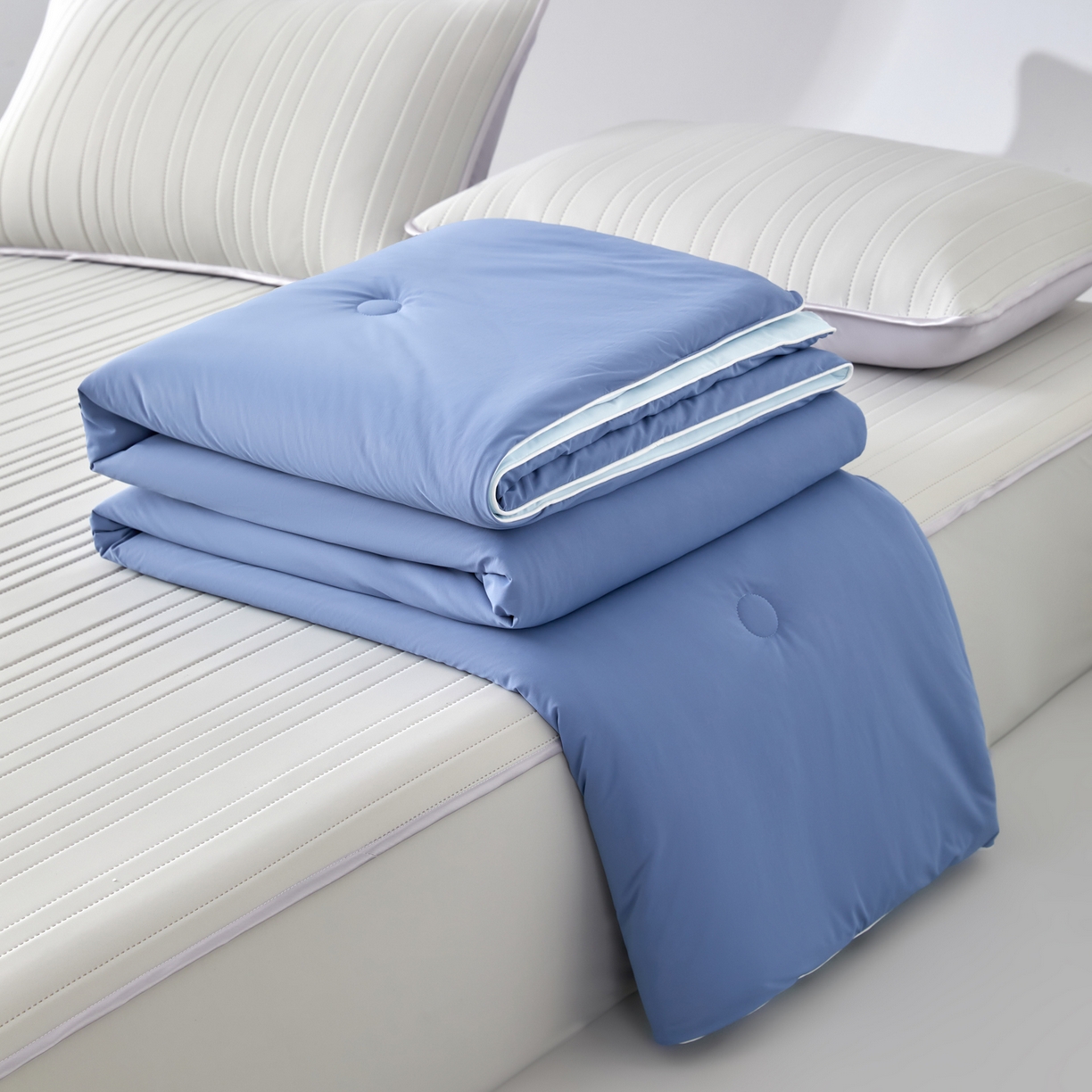 91家纺网 家纺一手货源 找家纺 绒城  2026 真凉感 真锦氨 锦氨凉感夏被四件套 锦纶凉感丝夏凉被 - 冰皮系列 冰皮宝蓝