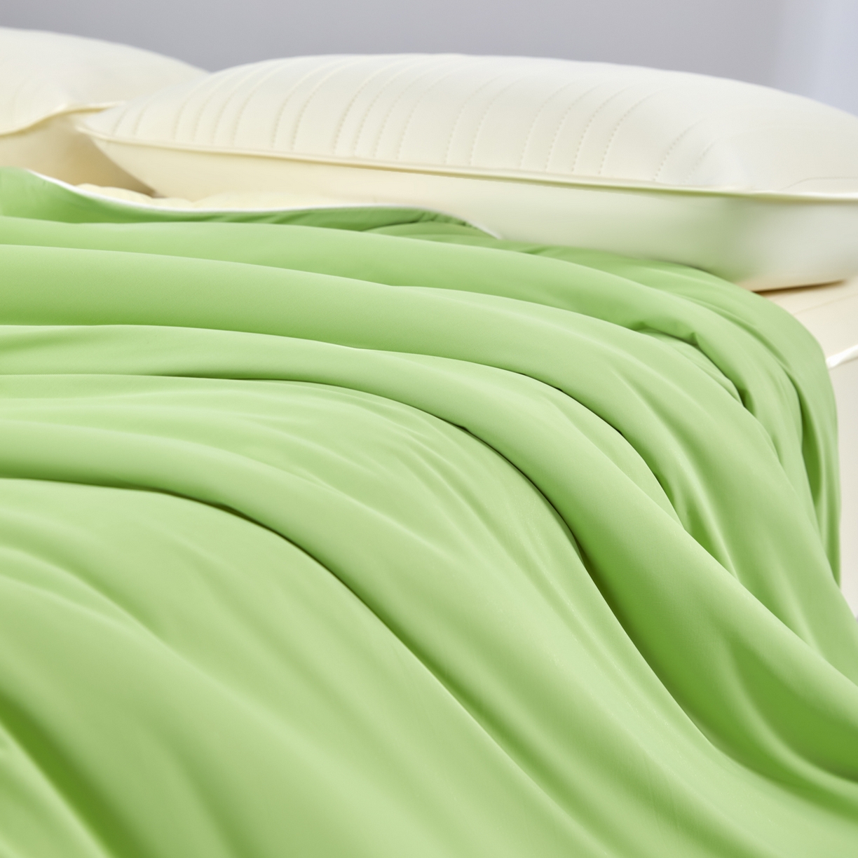 91家纺网 家纺一手货源 找家纺 绒城  2026 真凉感 真锦氨 锦氨凉感夏被四件套 锦纶凉感丝夏凉被 - 冰皮系列 冰皮翠绿