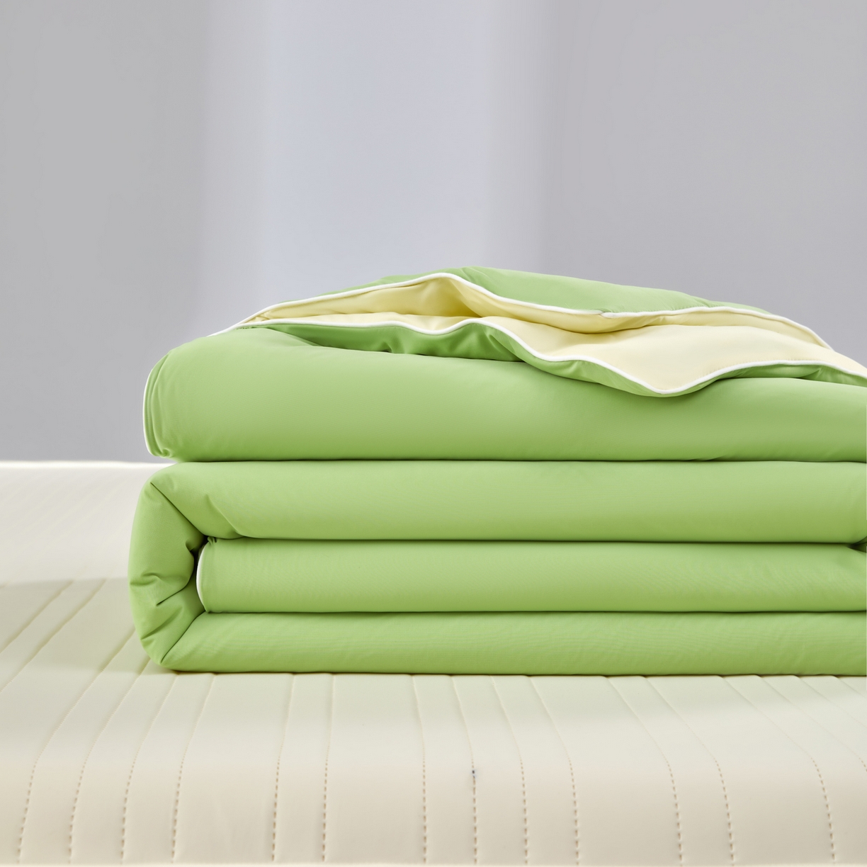 91家纺网 家纺一手货源 找家纺 绒城  2026 真凉感 真锦氨 锦氨凉感夏被四件套 锦纶凉感丝夏凉被 - 冰皮系列 冰皮翠绿