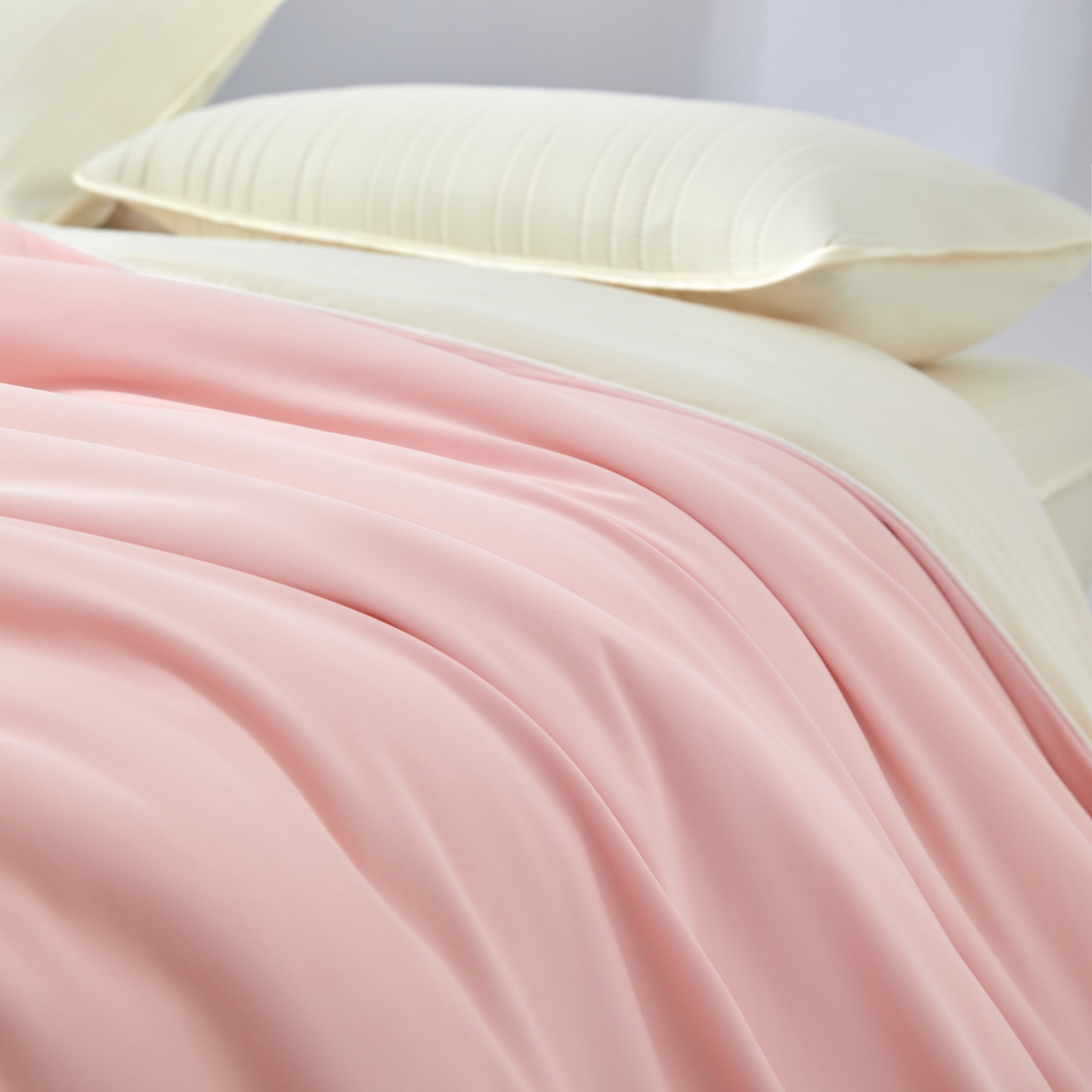 91家纺网 家纺一手货源 找家纺 绒城  2026 真凉感 真锦氨 锦氨凉感夏被四件套 锦纶凉感丝夏凉被 - 冰皮系列 冰皮粉玉