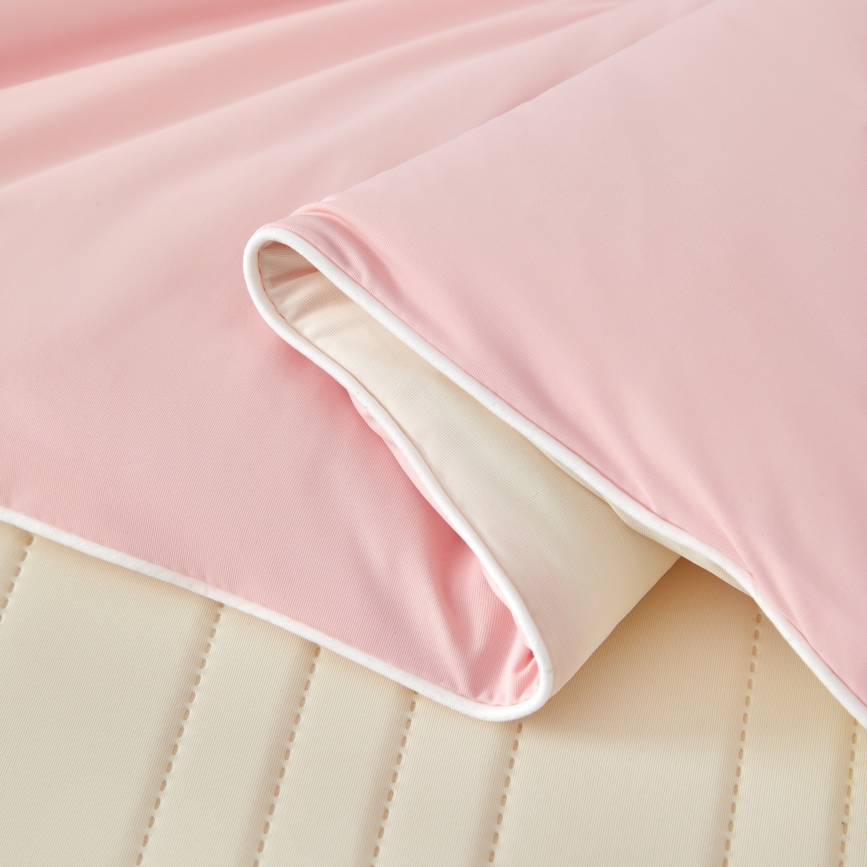 91家纺网 家纺一手货源 找家纺 绒城  2026 真凉感 真锦氨 锦氨凉感夏被四件套 锦纶凉感丝夏凉被 - 冰皮系列 冰皮粉玉