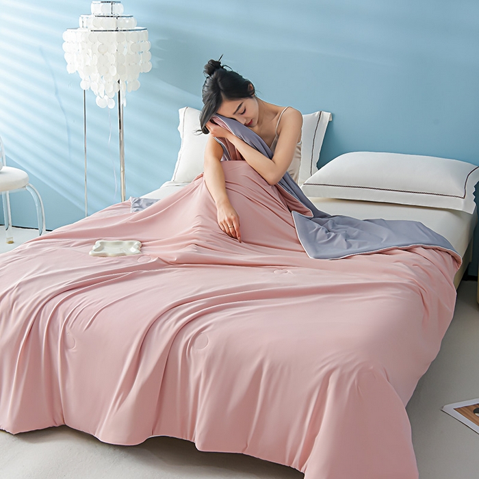 91家纺网 家纺一手货源 找家纺 益多眠 2026新款A类凉感丝羽丝棉夏被夏凉被空调被 桃粉灰