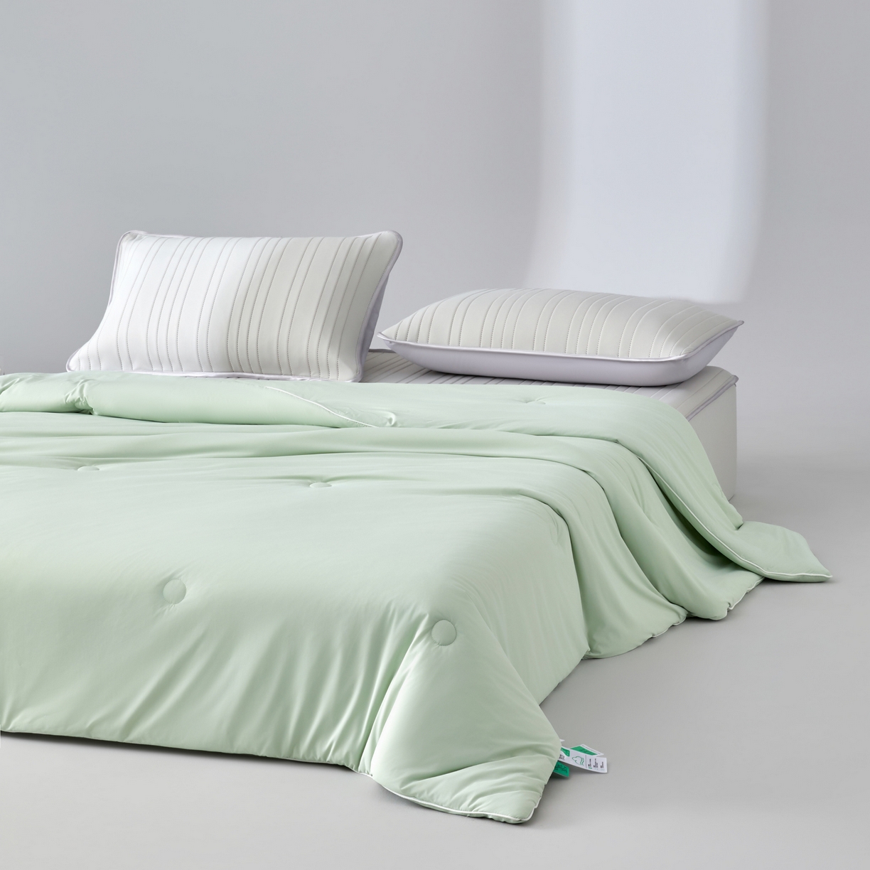 91家纺网 家纺一手货源 找家纺 绒城  2026 真凉感 真锦氨 锦氨凉感夏被四件套 锦纶凉感丝夏凉被 - 冰皮系列 冰皮清凉绿