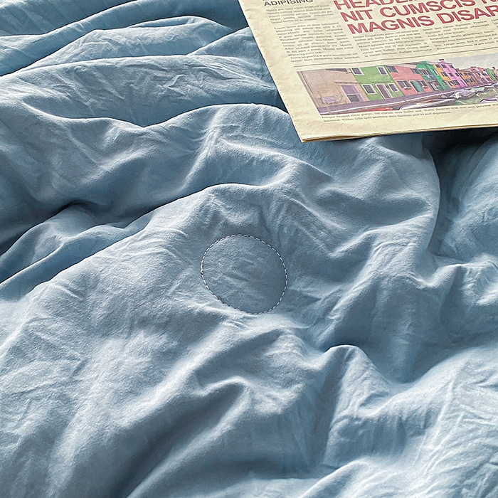 91家纺网 家纺一手货源 找家纺 益多眠 2026新款A类云柔水洗棉夏被夏凉被空调被四件套 天蓝+深灰