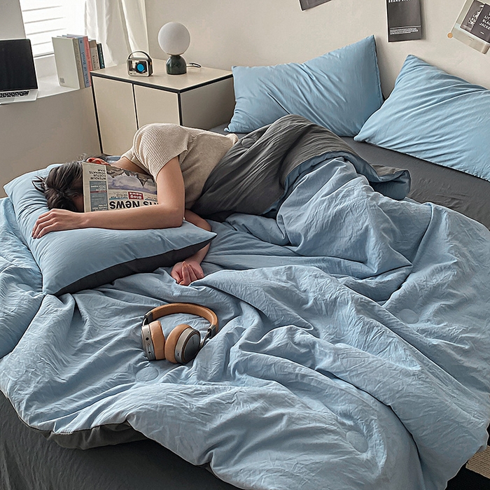 91家纺网 家纺一手货源 找家纺 益多眠 2026新款A类云柔水洗棉夏被夏凉被空调被四件套 天蓝+深灰