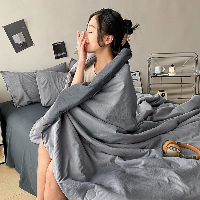 91家纺网 家纺一手货源 找家纺 益多眠 2026新款A类云柔水洗棉夏被夏凉被空调被四件套 烟灰+深灰