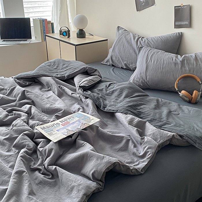 91家纺网 家纺一手货源 找家纺 益多眠 2026新款A类云柔水洗棉夏被夏凉被空调被四件套 烟灰+深灰
