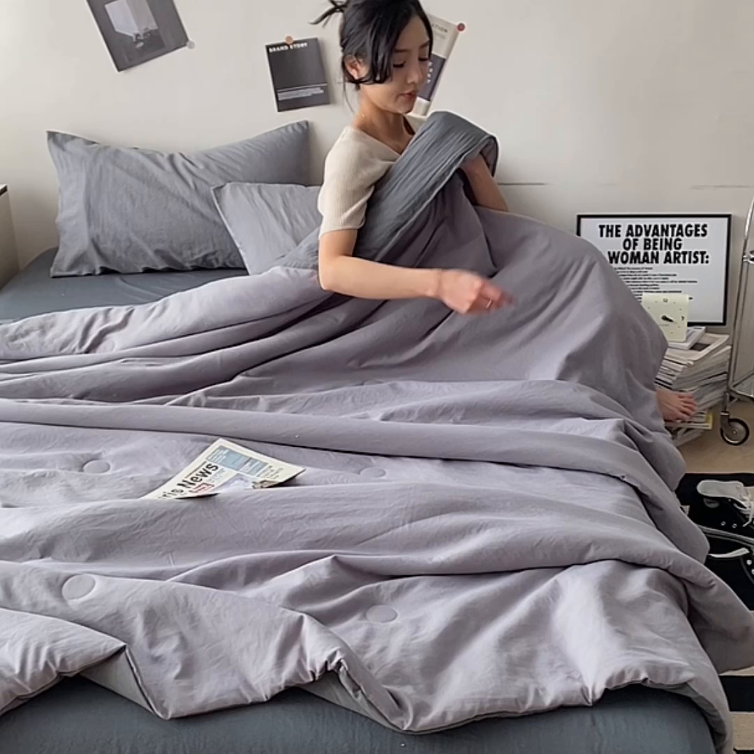 91家纺网 家纺一手货源 找家纺 益多眠 2026新款A类云柔水洗棉夏被夏凉被空调被四件套 烟灰+深灰