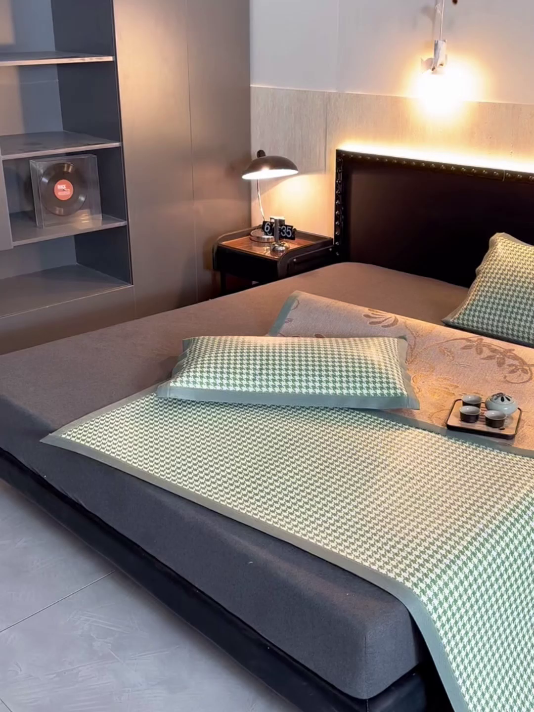 91家纺网 家纺一手货源 找家纺 苏迪网销供货 2026年新款凉席全包双面藤席反面冰丝席 千鸟格-绿