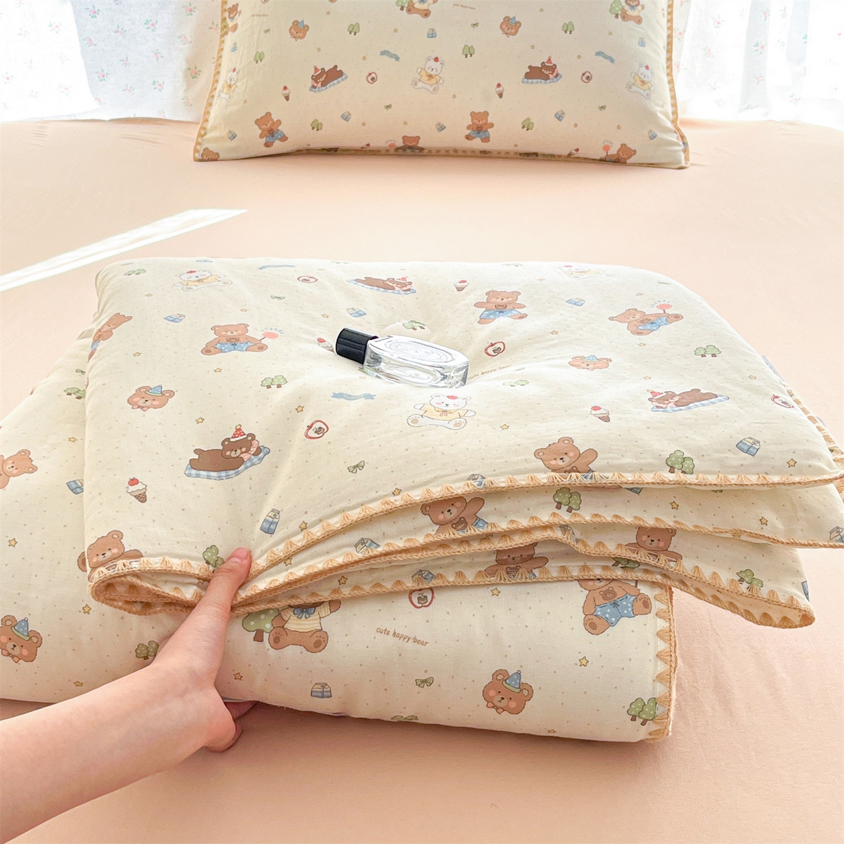 盛秋家纺 2026新款三角针水洗棉贝壳边印花夏被系列 熊熊乐园+奶茶