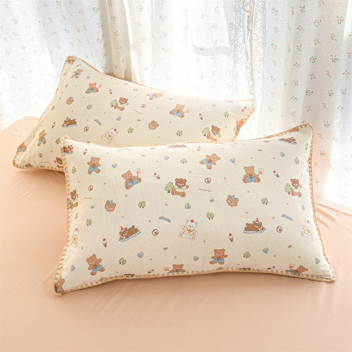 91家纺网 家纺一手货源 找家纺 盛秋家纺 2026新款三角针水洗棉贝壳边印花夏被系列 熊熊乐园+奶茶