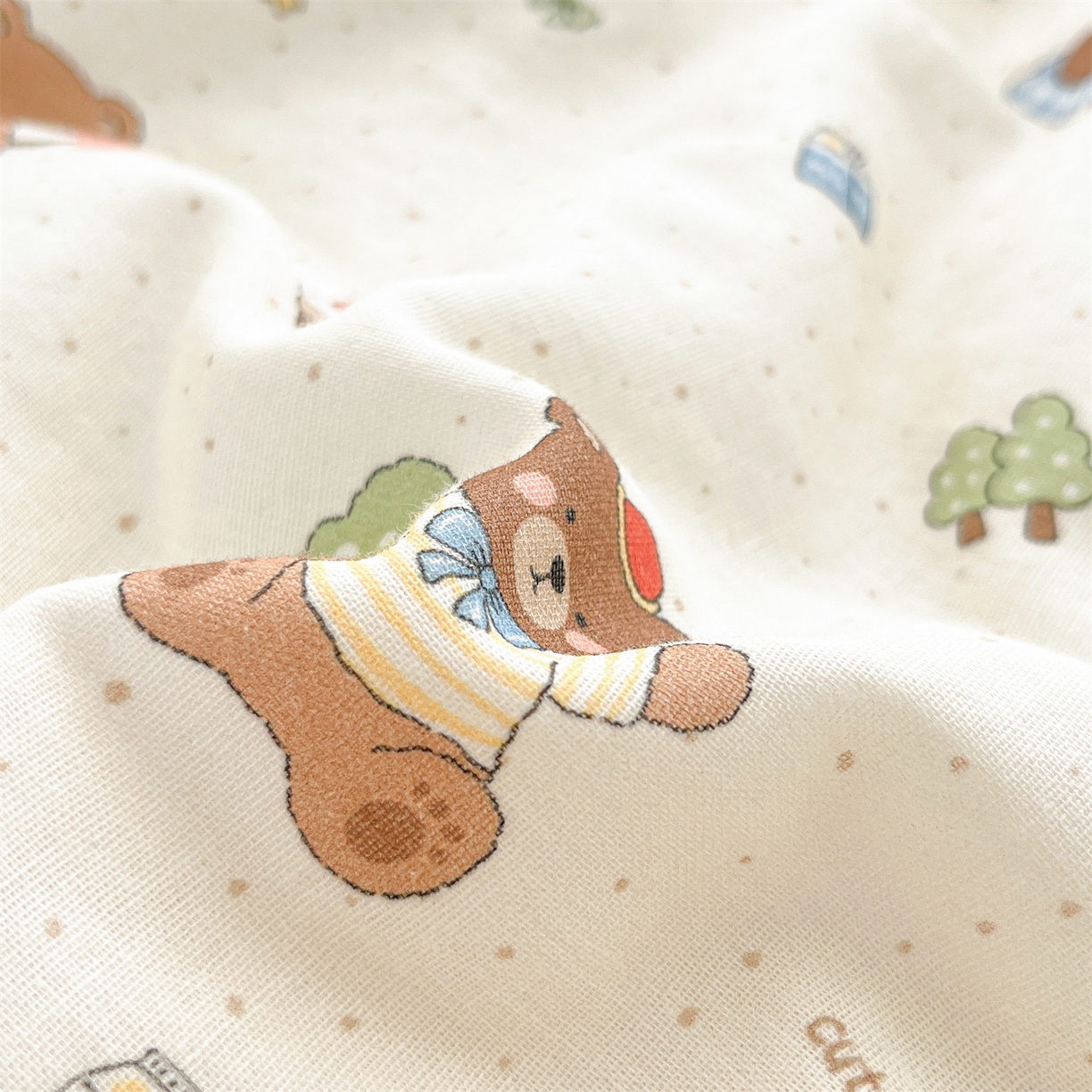 91家纺网 家纺一手货源 找家纺 盛秋家纺 2026新款三角针水洗棉贝壳边印花夏被系列 熊熊乐园+奶茶