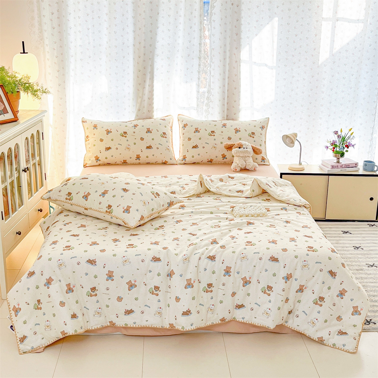 91家纺网 家纺一手货源 找家纺 盛秋家纺 2026新款三角针水洗棉贝壳边印花夏被系列 熊熊乐园+奶茶