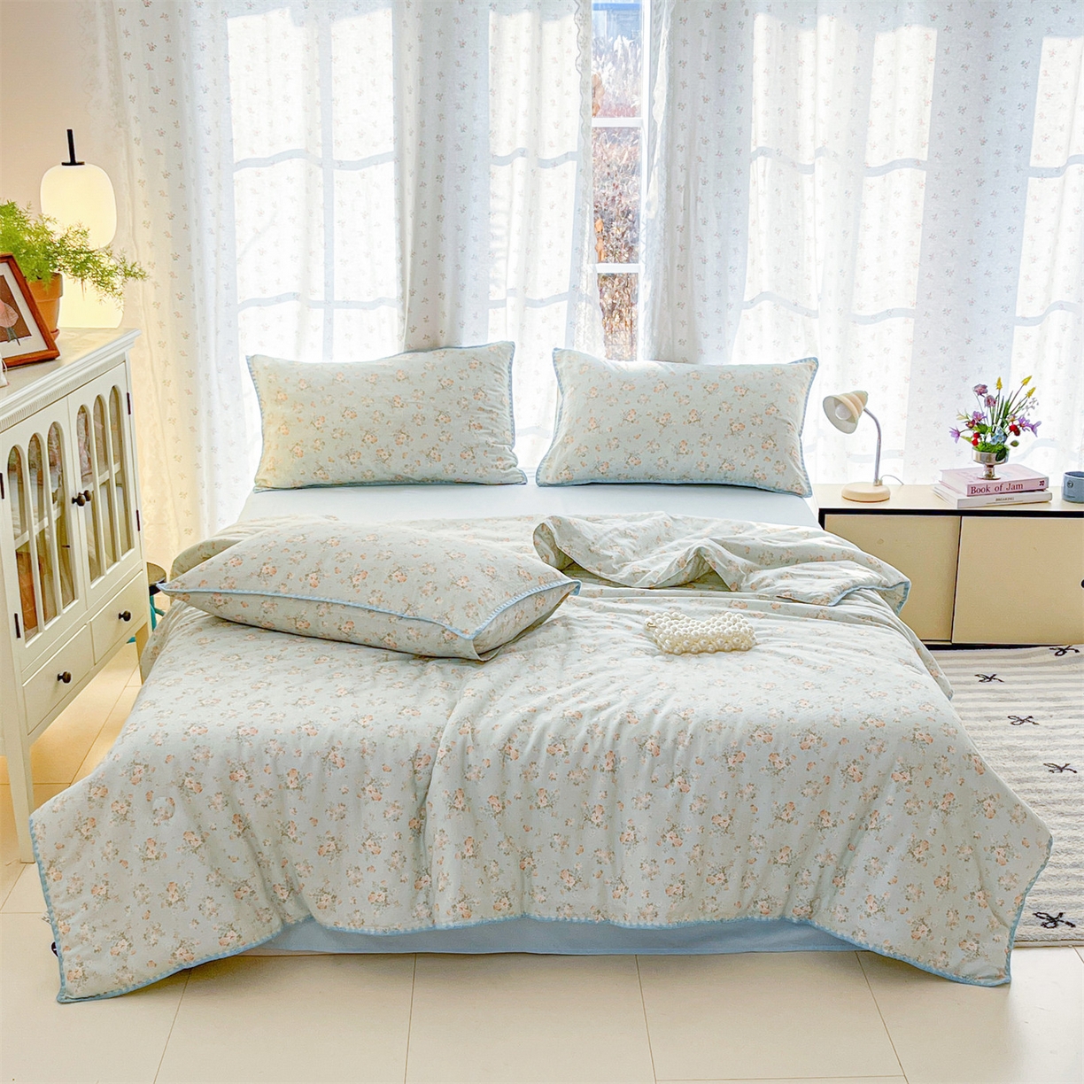 91家纺网 家纺一手货源 找家纺 盛秋家纺 2026新款三角针水洗棉贝壳边印花夏被系列 雨后花园+天空蓝