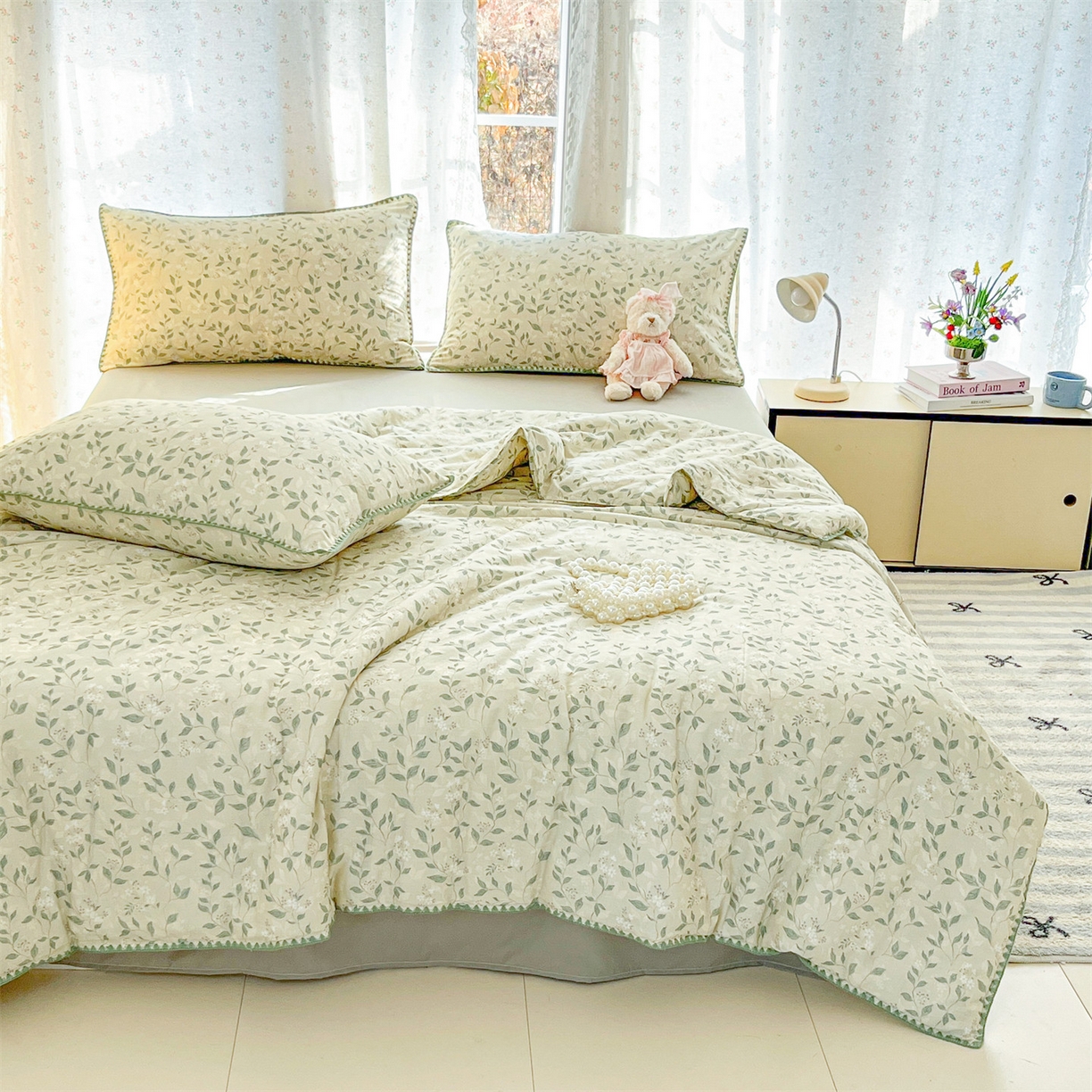 91家纺网 家纺一手货源 找家纺 盛秋家纺 2026新款三角针水洗棉贝壳边印花夏被系列 澳白+明灰