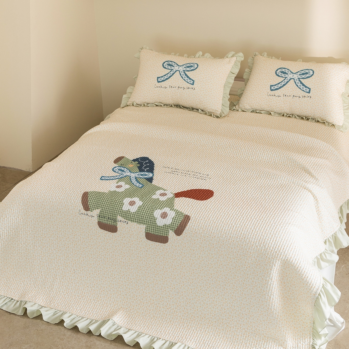 91家纺网 家纺一手货源 找家纺 立奥被业 2026新品古法水洗棉夏被仿棉大版床盖防棉大版夏被 小马绿