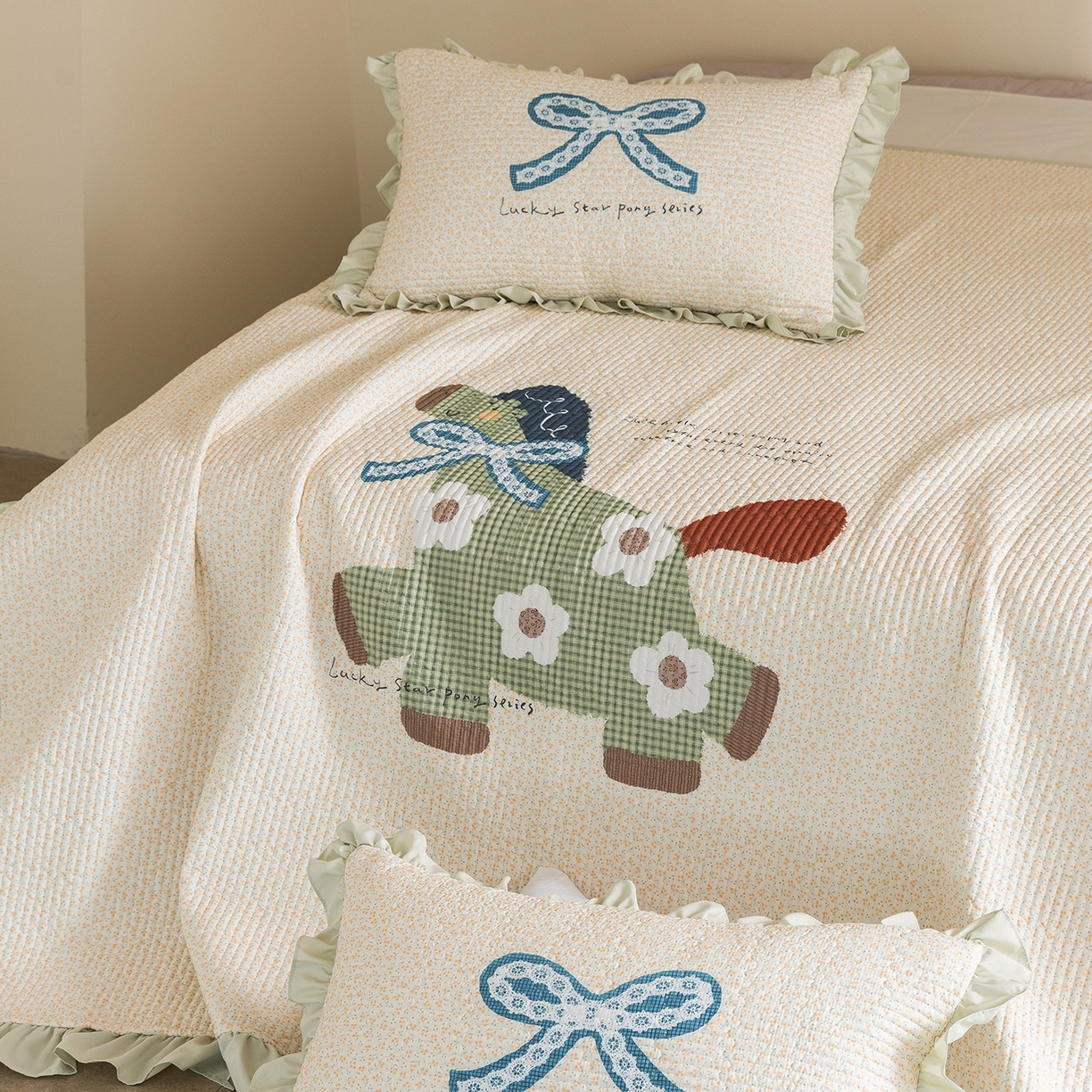 91家纺网 家纺一手货源 找家纺 立奥被业 2026新品古法水洗棉夏被仿棉大版床盖防棉大版夏被 小马绿