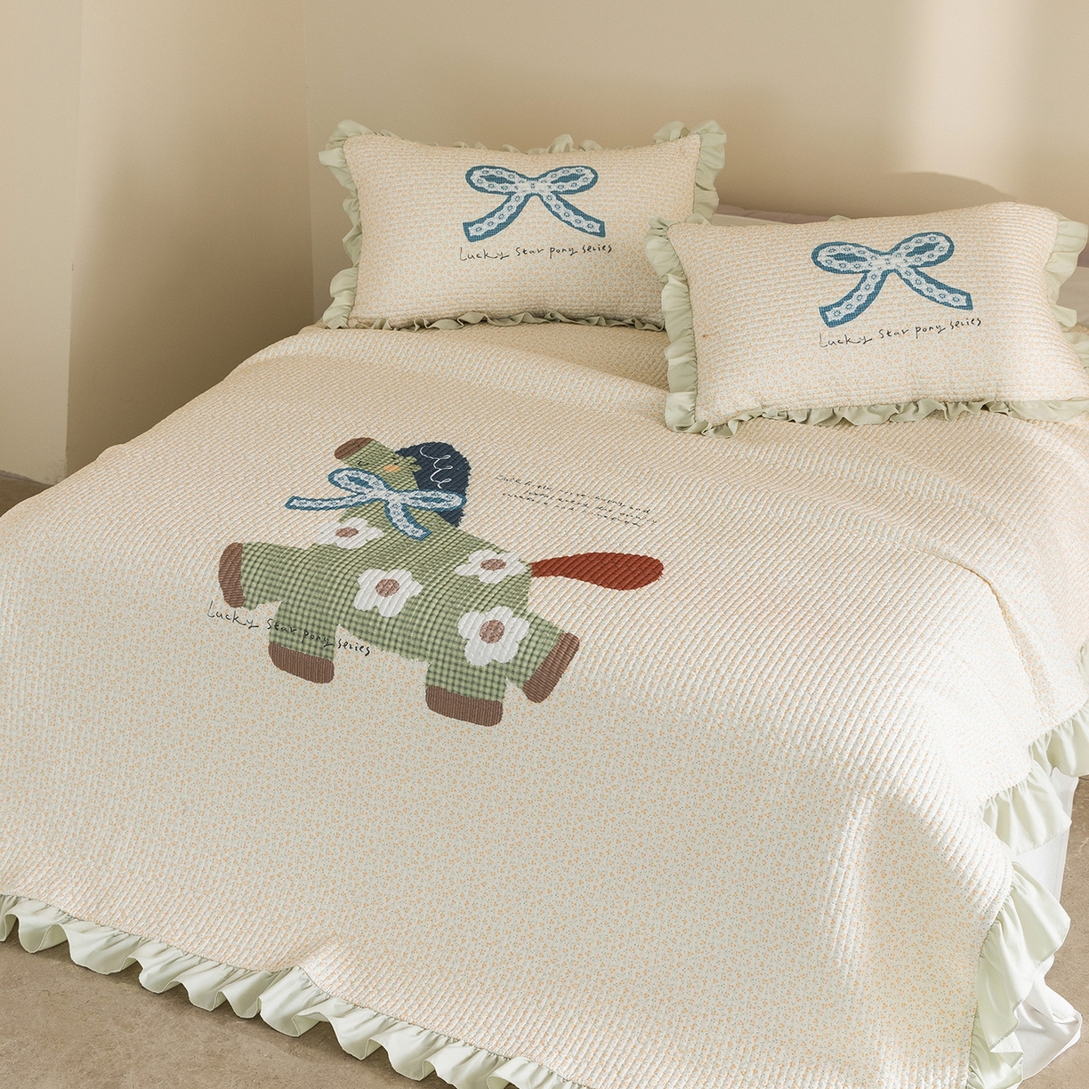 91家纺网 家纺一手货源 找家纺 立奥被业 2026新品古法水洗棉夏被仿棉大版床盖防棉大版夏被 小马绿