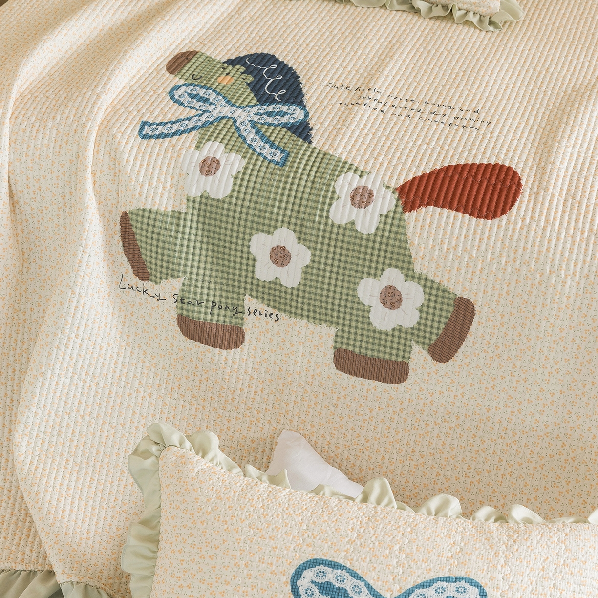 91家纺网 家纺一手货源 找家纺 立奥被业 2026新品古法水洗棉夏被仿棉大版床盖防棉大版夏被 小马绿