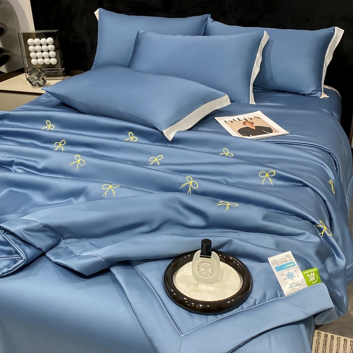 91家纺网 家纺一手货源 找家纺 益多眠 2026新款水洗真丝刺绣夏被夏凉被空调被四件套 蝴蝶结宾利蓝