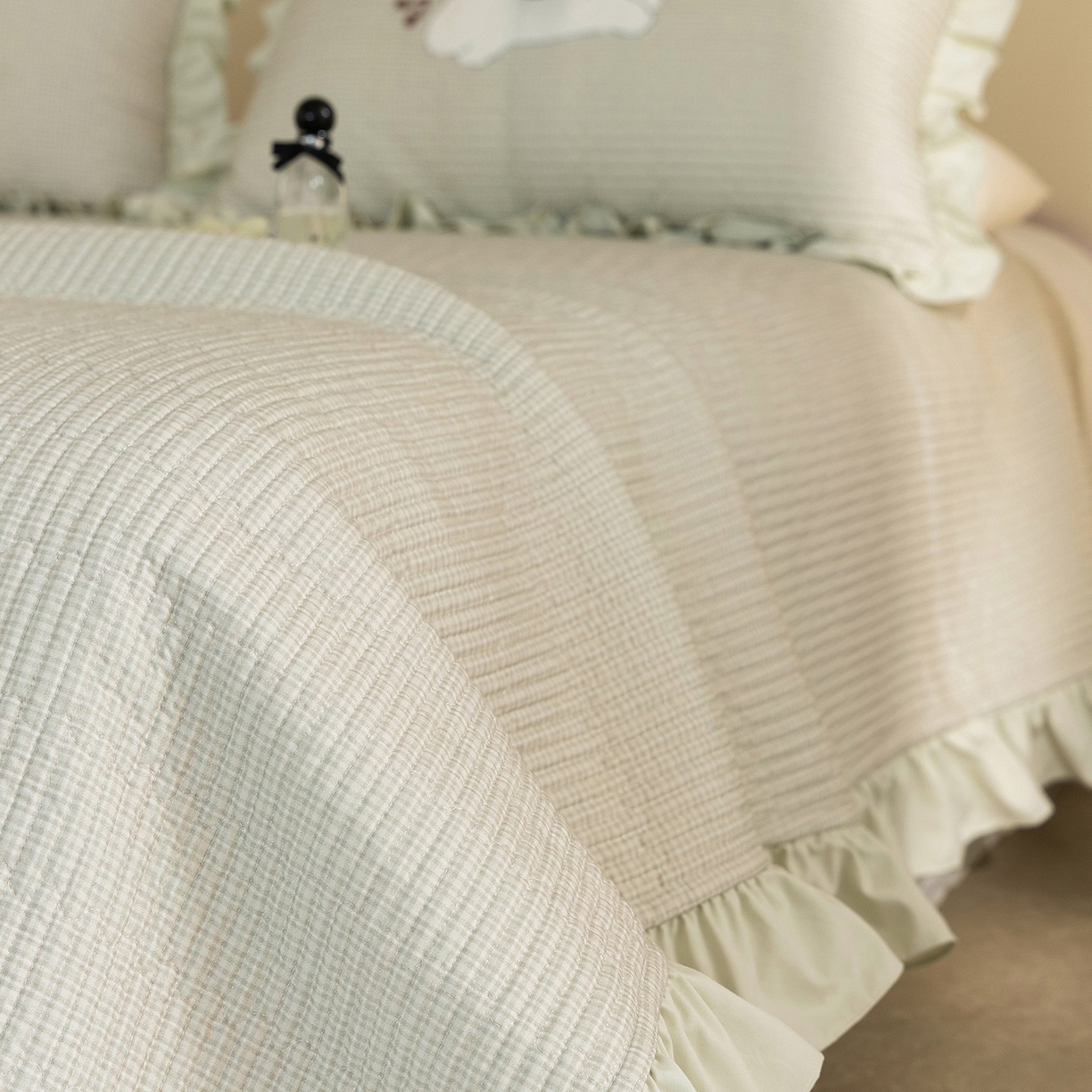 91家纺网 家纺一手货源 找家纺 立奥被业 2026新品古法水洗棉夏被仿棉大版床盖防棉大版夏被 童梦绿