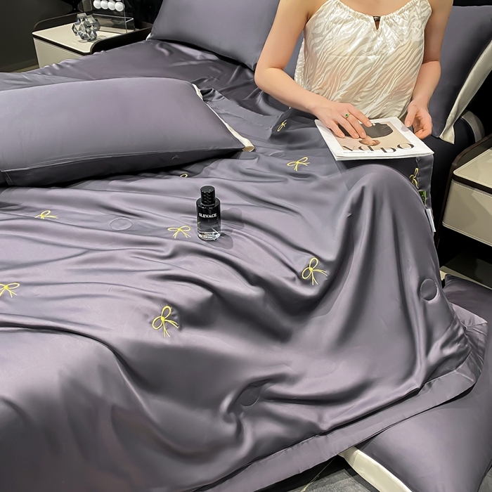 91家纺网 家纺一手货源 找家纺 益多眠 2026新款水洗真丝刺绣夏被夏凉被空调被四件套 蝴蝶结高级灰