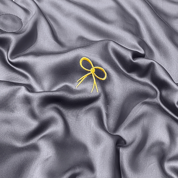 91家纺网 家纺一手货源 找家纺 益多眠 2026新款水洗真丝刺绣夏被夏凉被空调被四件套 蝴蝶结高级灰