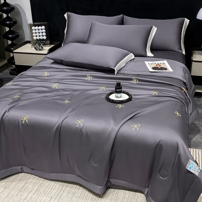91家纺网 家纺一手货源 找家纺 益多眠 2026新款水洗真丝刺绣夏被夏凉被空调被四件套 蝴蝶结高级灰