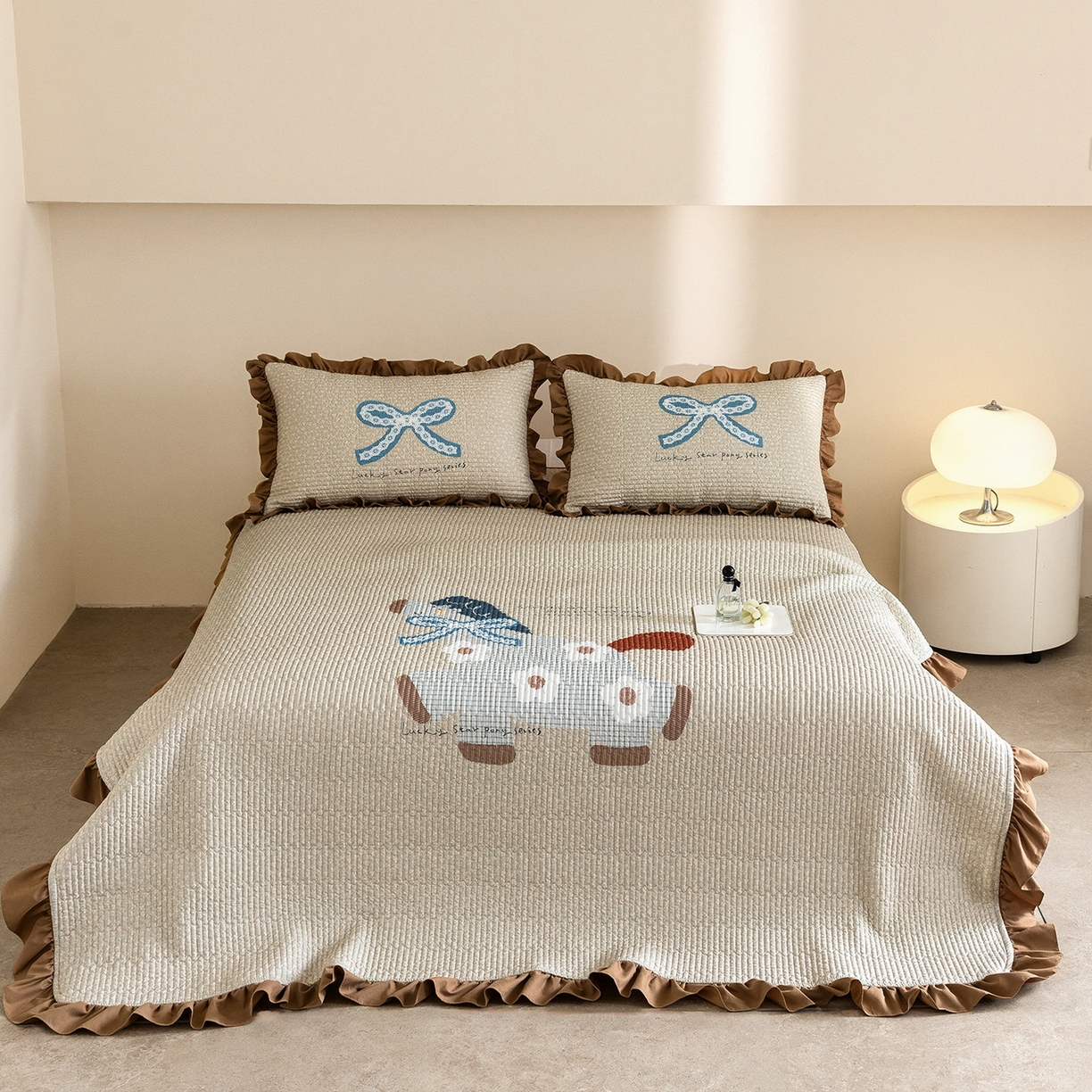 91家纺网 家纺一手货源 找家纺 立奥被业 2026新品古法水洗棉夏被仿棉大版床盖防棉大版夏被 小马咖