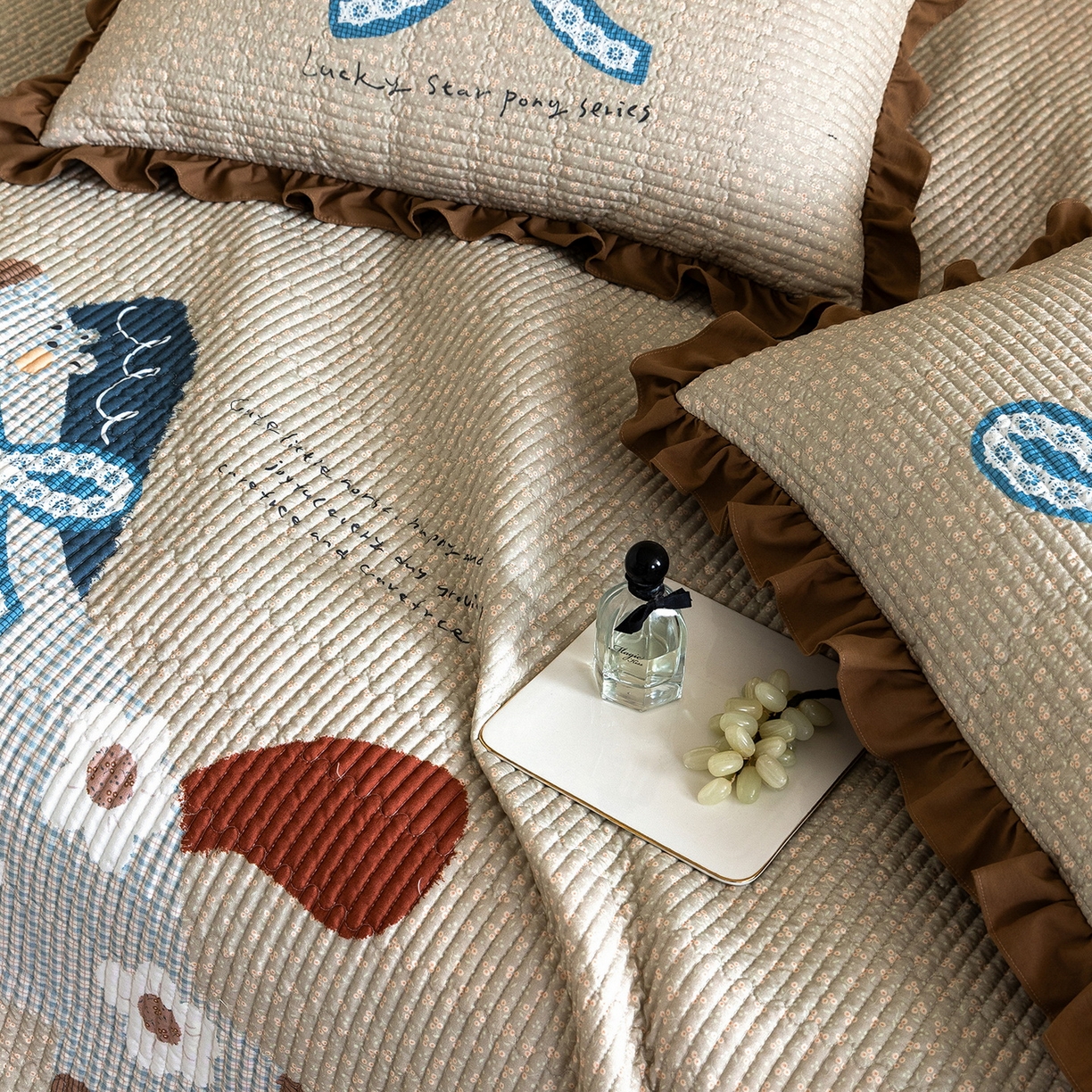 91家纺网 家纺一手货源 找家纺 立奥被业 2026新品古法水洗棉夏被仿棉大版床盖防棉大版夏被 小马咖