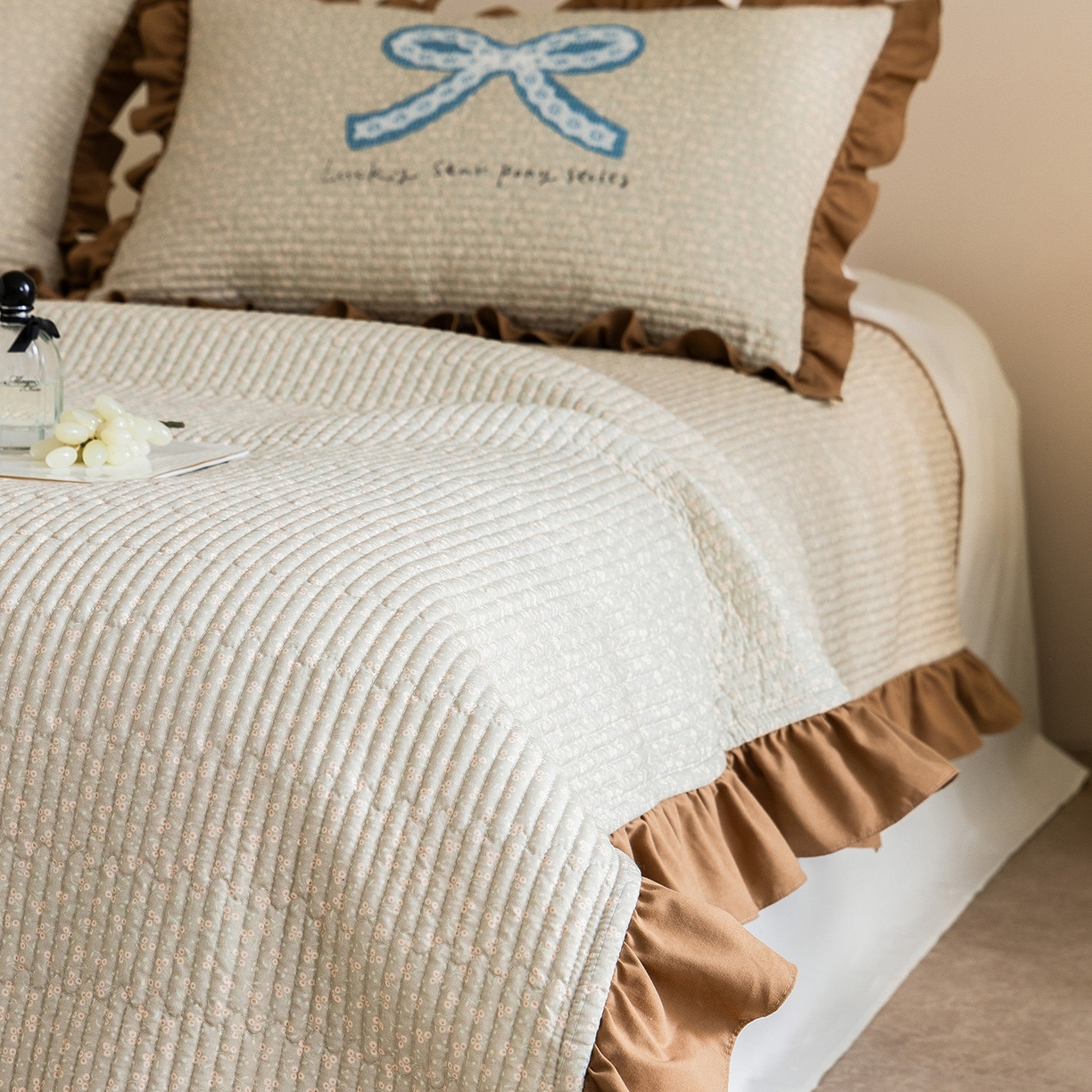 91家纺网 家纺一手货源 找家纺 立奥被业 2026新品古法水洗棉夏被仿棉大版床盖防棉大版夏被 小马咖