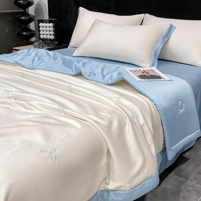 91家纺网 家纺一手货源 找家纺 益多眠 2026新款水洗真丝刺绣夏被夏凉被空调被四件套 蝴蝶结奶白兰