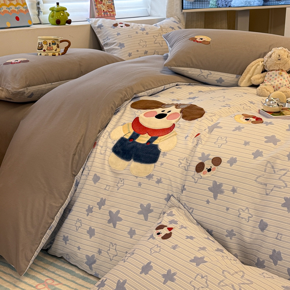 91家纺网 家纺一手货源 找家纺 （总）懒猫家纺 2026新款A类高精密40支13374全棉纯棉喷气印花贴布绣四件套  【带礼盒】