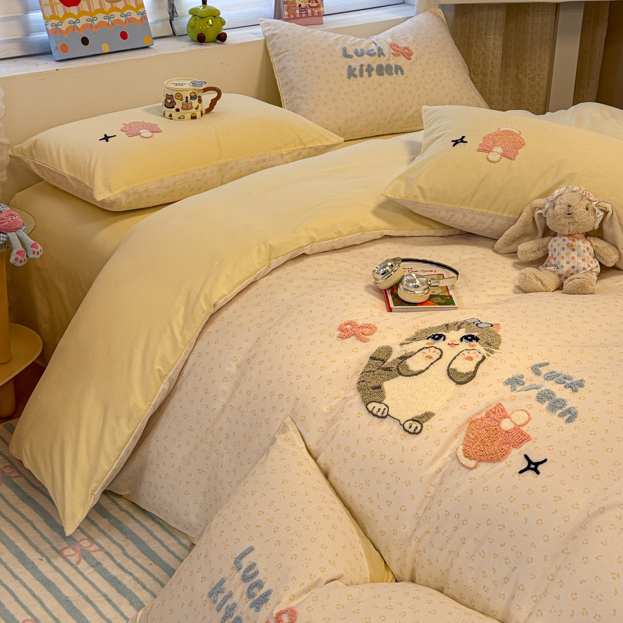 91家纺网 家纺一手货源 找家纺 懒猫家纺 2026新款A类高精密40支13374全棉纯棉喷气印花贴布绣四件套  【带礼盒】 奶黄布丁