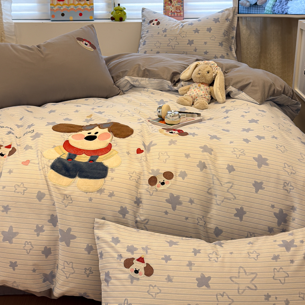 91家纺网 家纺一手货源 找家纺 懒猫家纺 2026新款A类高精密40支13374全棉纯棉喷气印花贴布绣四件套  【带礼盒】 飞行梦想家