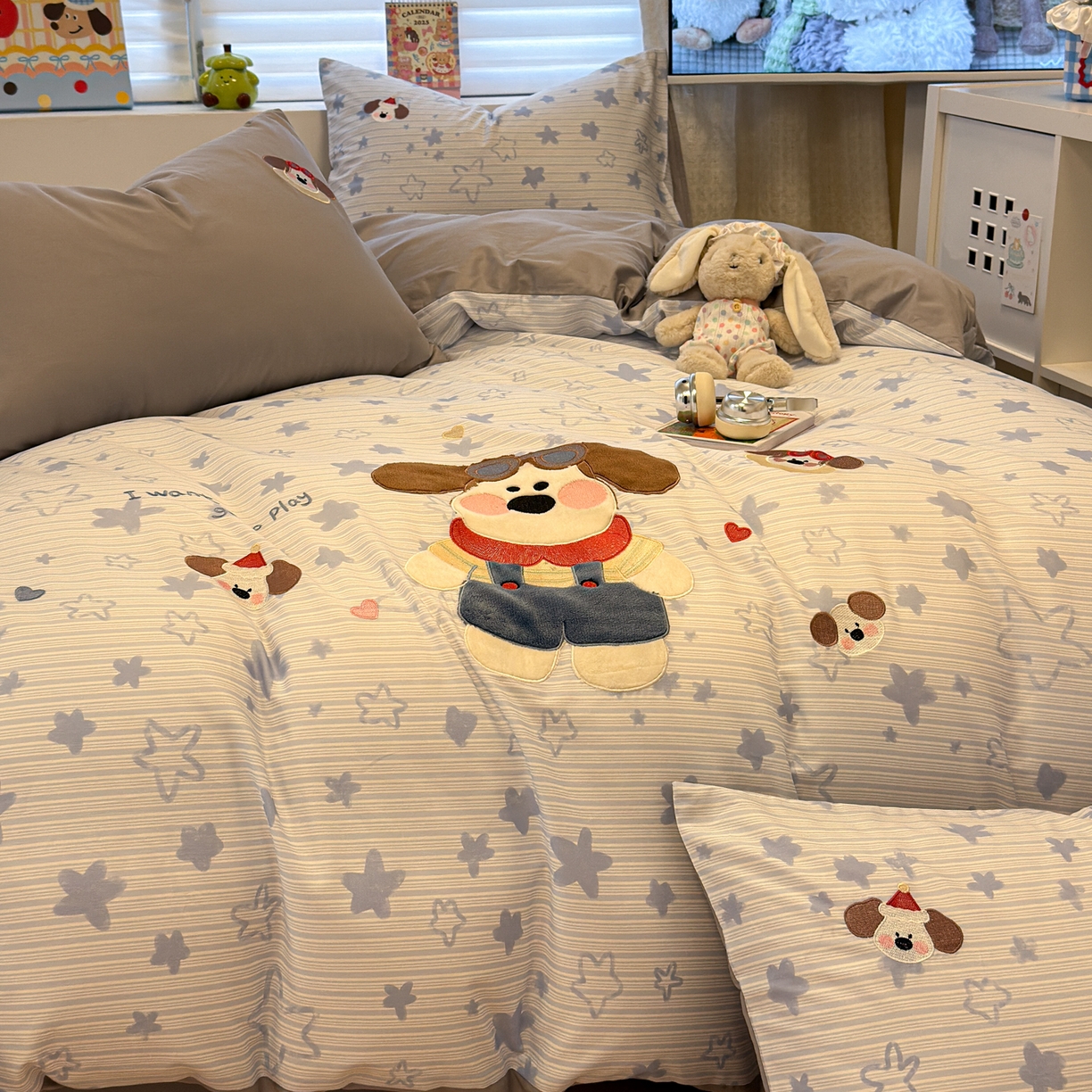 91家纺网 家纺一手货源 找家纺 懒猫家纺 2026新款A类高精密40支13374全棉纯棉喷气印花贴布绣四件套  【带礼盒】 飞行梦想家