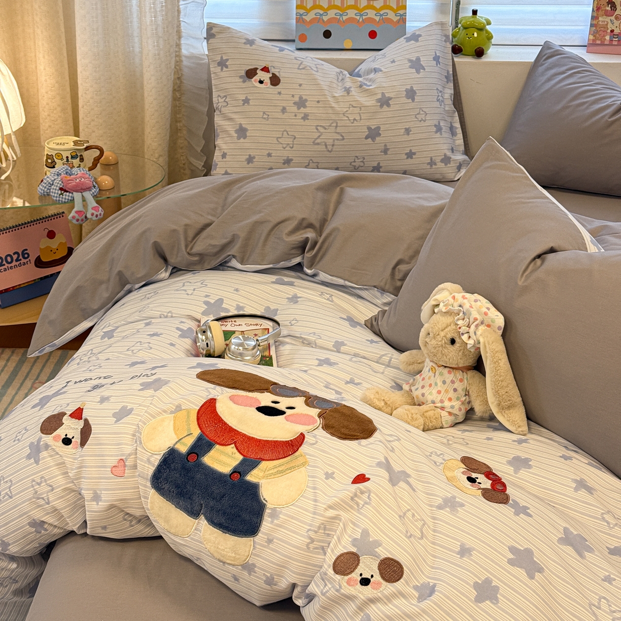 91家纺网 家纺一手货源 找家纺 懒猫家纺 2026新款A类高精密40支13374全棉纯棉喷气印花贴布绣四件套  【带礼盒】 飞行梦想家