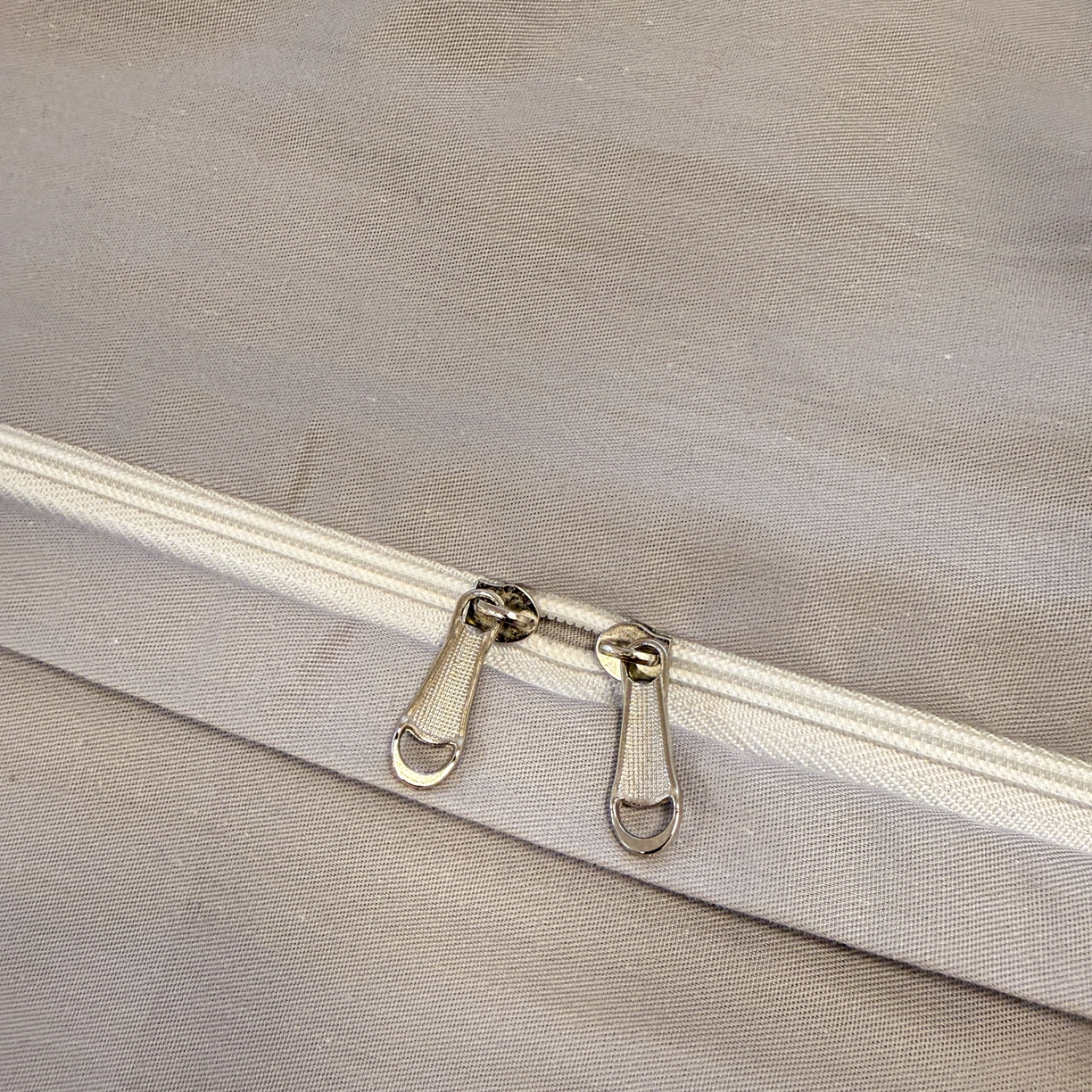 91家纺网 家纺一手货源 找家纺 懒猫家纺 2026新款A类高精密40支13374全棉纯棉喷气印花贴布绣四件套  【带礼盒】 条纹修狗