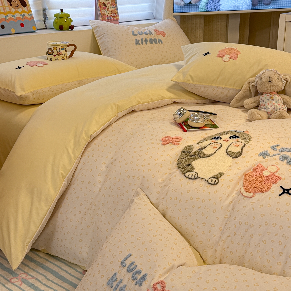 91家纺网 家纺一手货源 找家纺 懒猫家纺 2026新款A类高精密40支13374全棉纯棉喷气印花贴布绣四件套  【带礼盒】 奶黄布丁