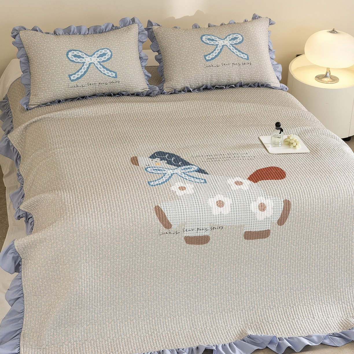 91家纺网 家纺一手货源 找家纺 立奥被业 2026新品古法水洗棉夏被仿棉大版床盖防棉大版夏被 小马蓝