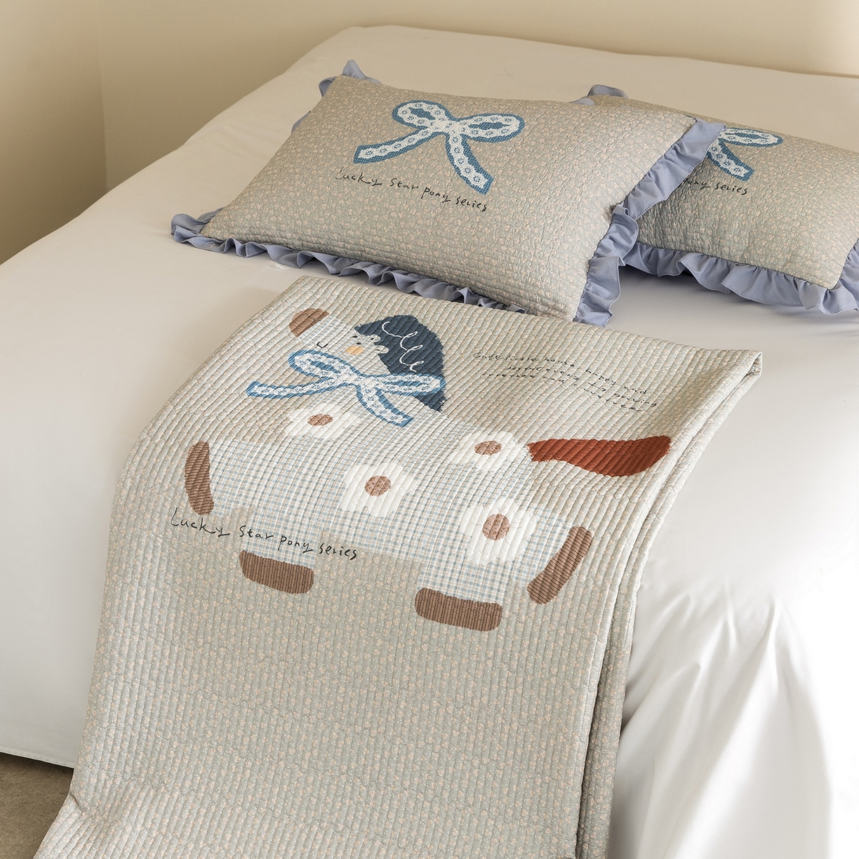 91家纺网 家纺一手货源 找家纺 立奥被业 2026新品古法水洗棉夏被仿棉大版床盖防棉大版夏被 小马蓝