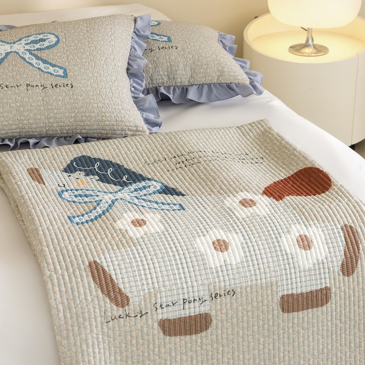 91家纺网 家纺一手货源 找家纺 立奥被业 2026新品古法水洗棉夏被仿棉大版床盖防棉大版夏被 小马蓝