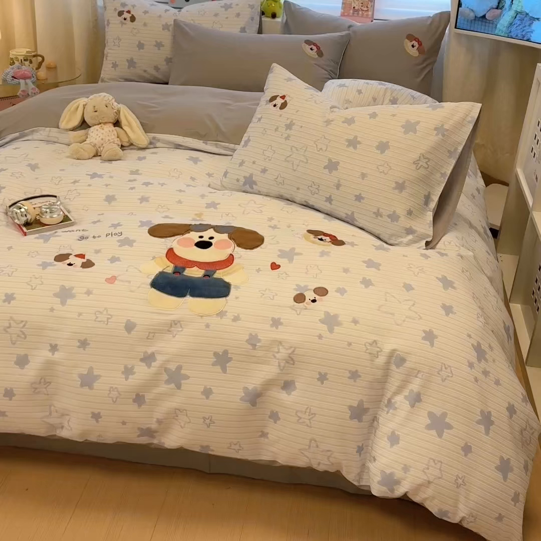 91家纺网 家纺一手货源 找家纺 （总）懒猫家纺 2026新款A类高精密40支13374全棉纯棉喷气印花贴布绣四件套  【带礼盒】