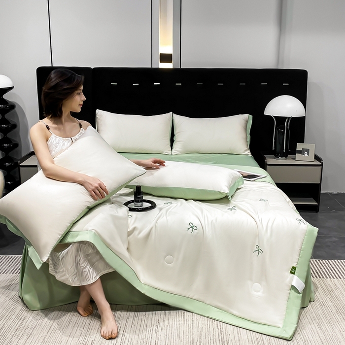 91家纺网 家纺一手货源 找家纺 益多眠 2026新款水洗真丝刺绣夏被夏凉被空调被四件套 蝴蝶结奶白绿