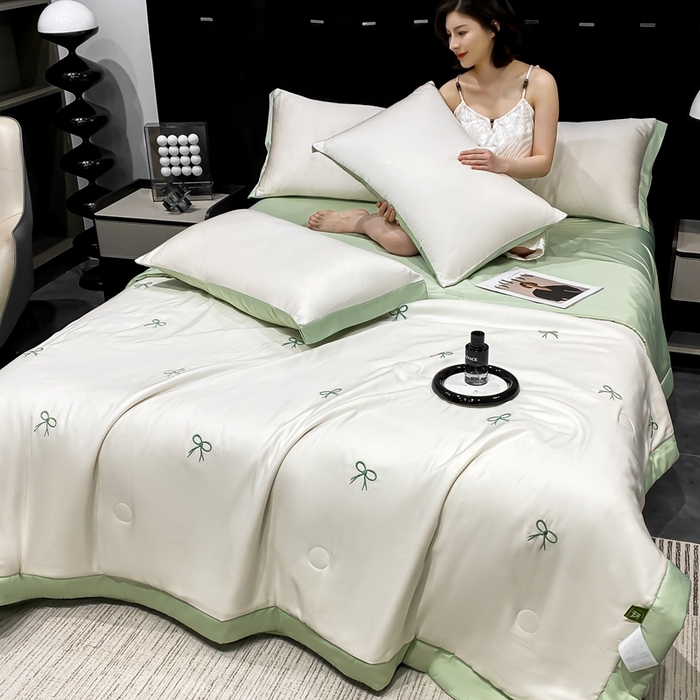 91家纺网 家纺一手货源 找家纺 益多眠 2026新款水洗真丝刺绣夏被夏凉被空调被四件套 蝴蝶结奶白绿