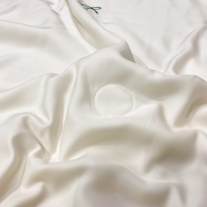 91家纺网 家纺一手货源 找家纺 益多眠 2026新款水洗真丝刺绣夏被夏凉被空调被四件套 蝴蝶结奶白绿