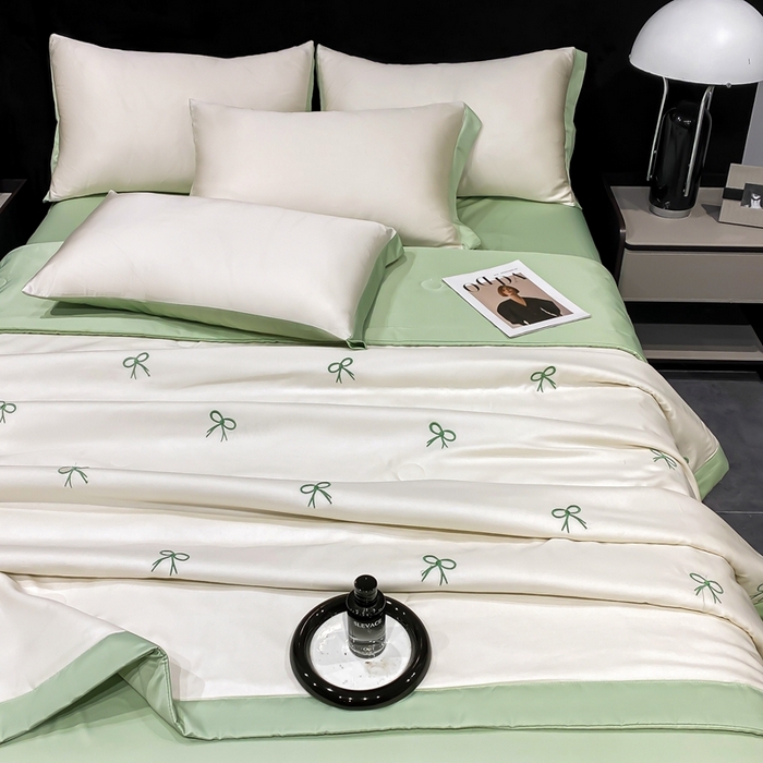 91家纺网 家纺一手货源 找家纺 益多眠 2026新款水洗真丝刺绣夏被夏凉被空调被四件套 蝴蝶结奶白绿